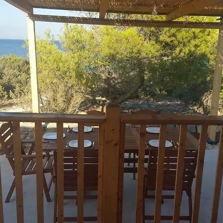 Private Bay *